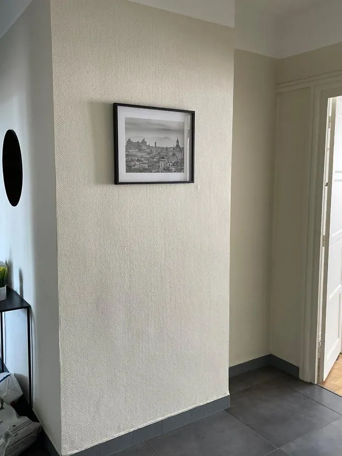 Apartment T4 3 Chambres Proche Grattes Ciel, Villeurbanne, Meuble