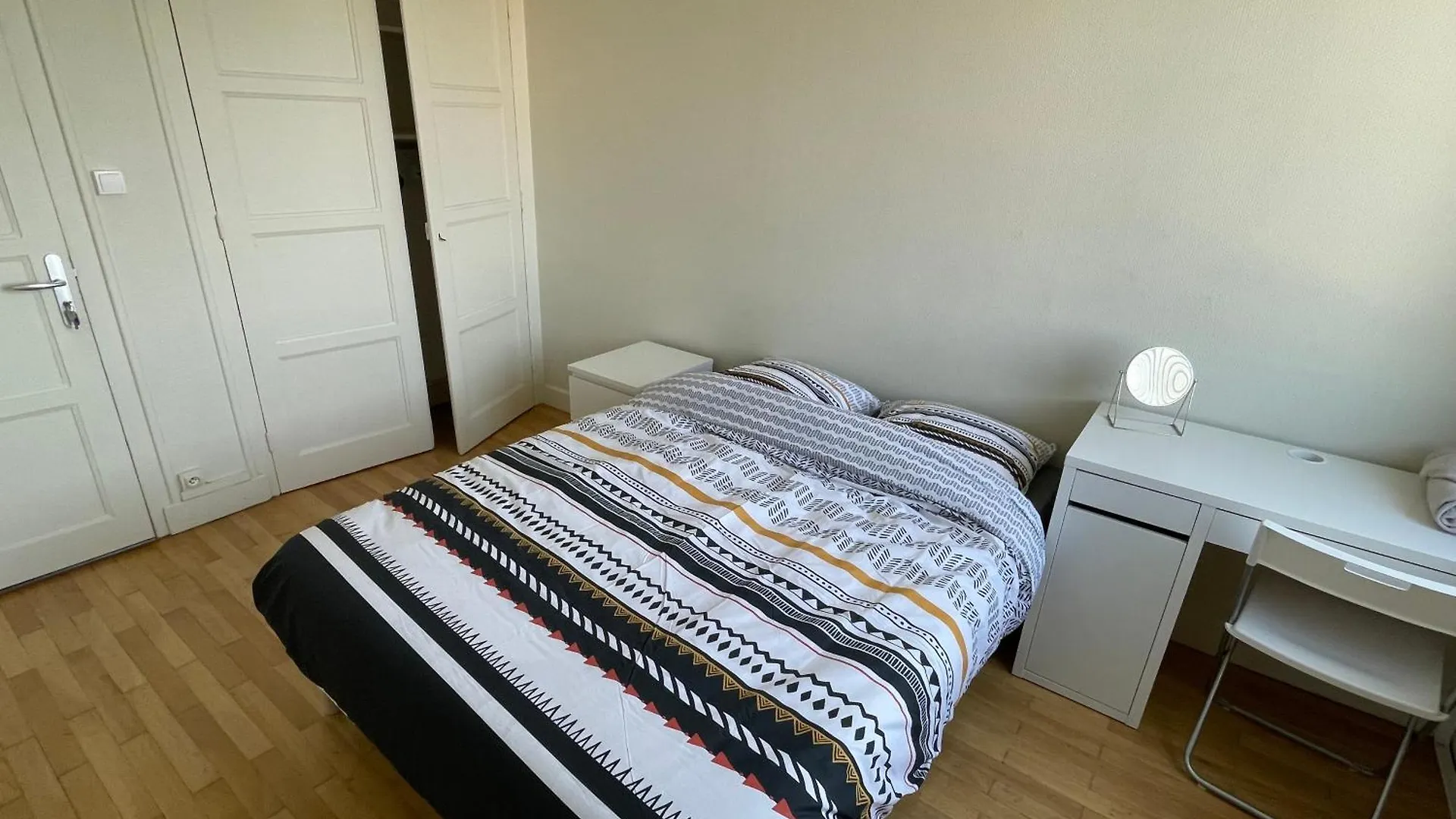 T4 3 Chambres Proche Grattes Ciel, Villeurbanne, Meuble contacts